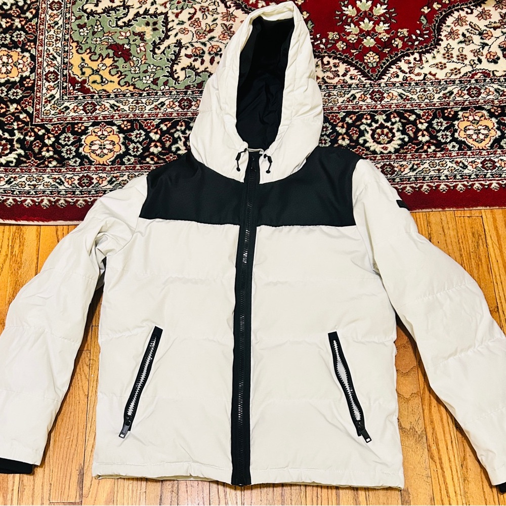 PICK UP FOR TODAY DKNY MEN’S PUFFER JACKET SIZE M